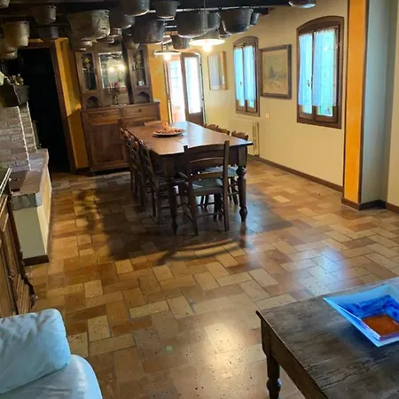 别墅 伊尔西莱河畔卡萨莱il号别墅 卡萨莱南西莱